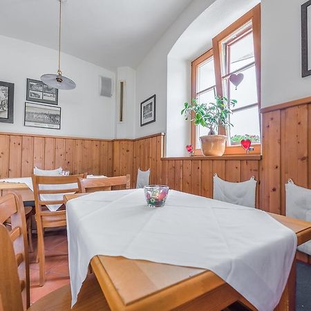 Alte Post Hotel Feistritz an der Gail Екстериор снимка