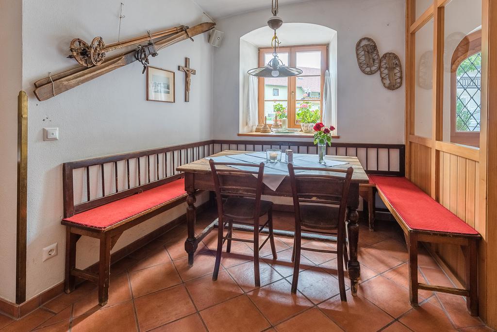 Alte Post Hotel Feistritz an der Gail Екстериор снимка