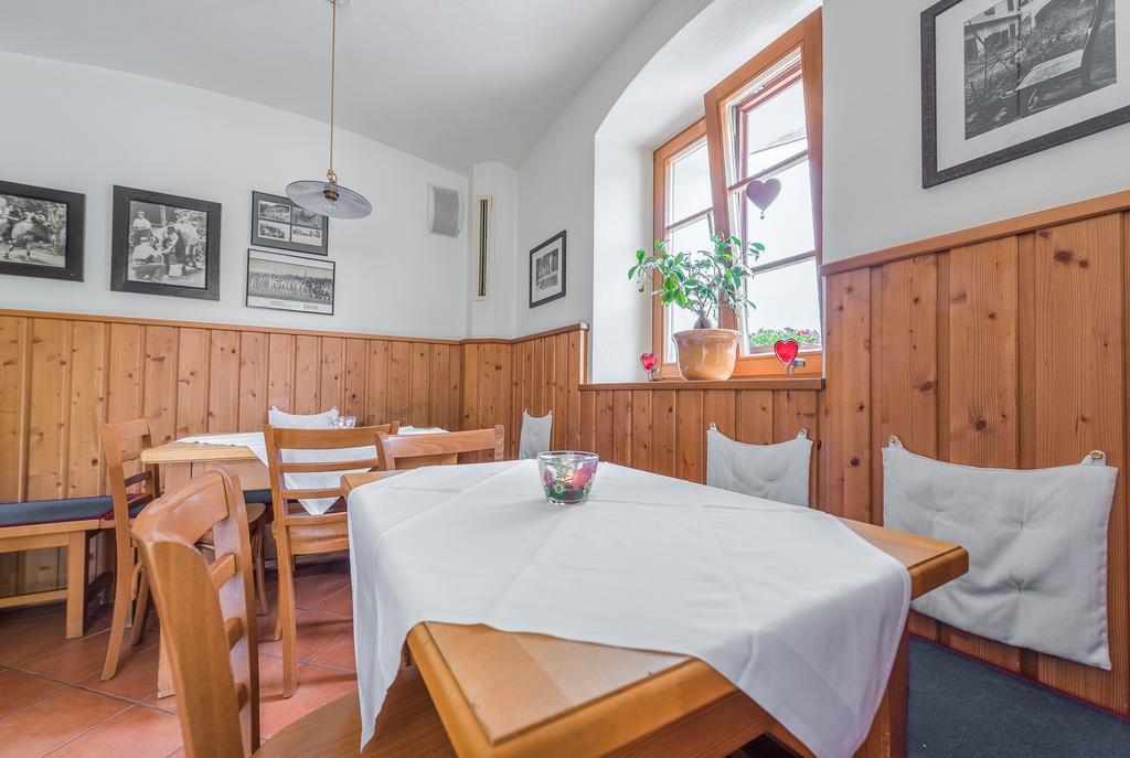 Alte Post Hotel Feistritz an der Gail Екстериор снимка
