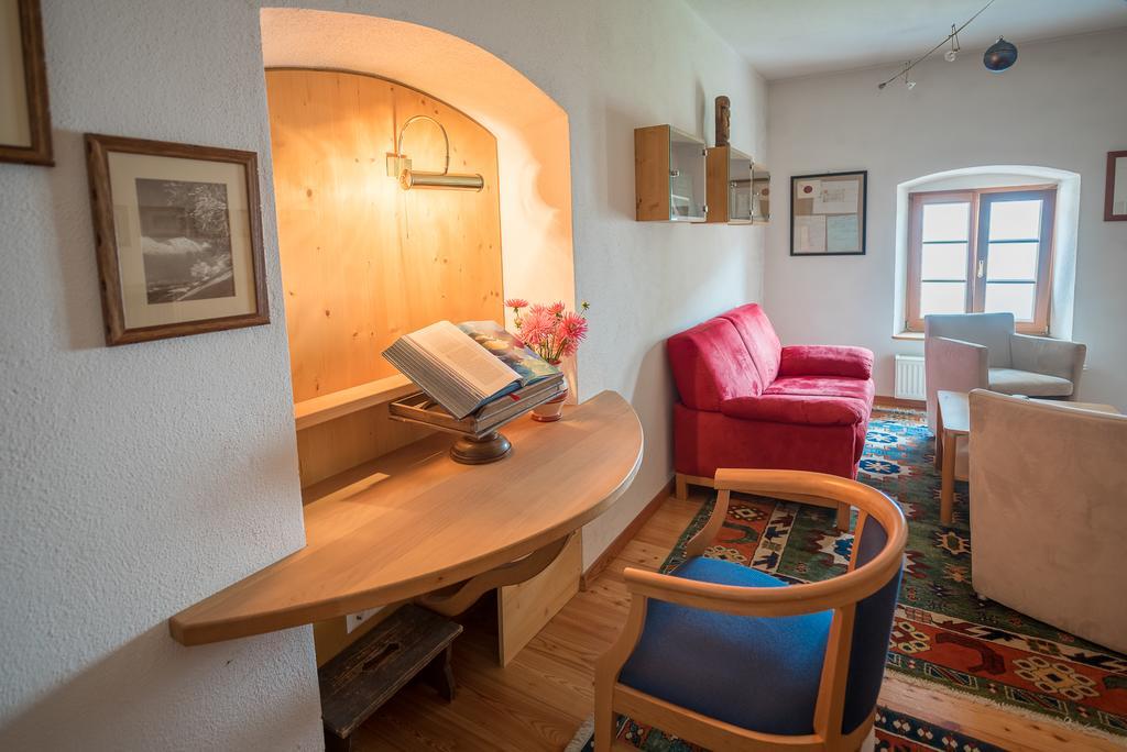 Alte Post Hotel Feistritz an der Gail Екстериор снимка