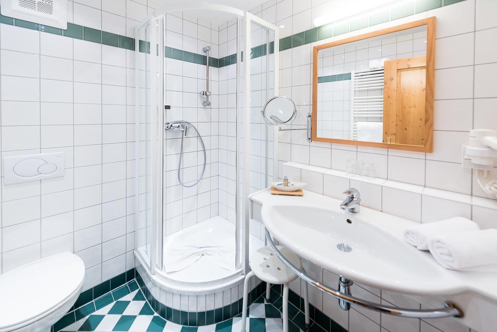 Alte Post Hotel Feistritz an der Gail Екстериор снимка