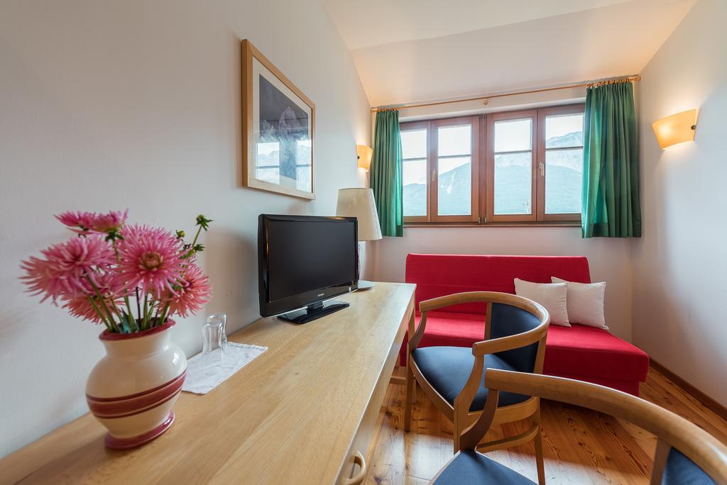 Alte Post Hotel Feistritz an der Gail Екстериор снимка